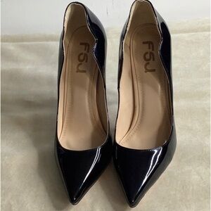 F5J Black Patent Leather PointyToe Stiletto Pump Heels Sz 9